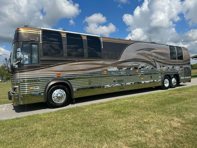 Sewell Motor Coach RV Dealership 10RVs