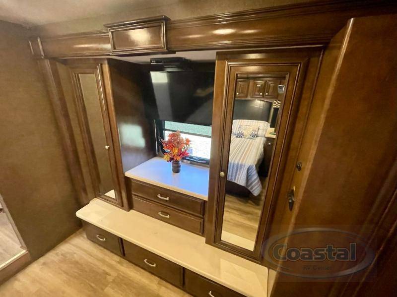 2017 Thor Motor Coach Palazzo 36.1 Class A Diesel RV For Sale In