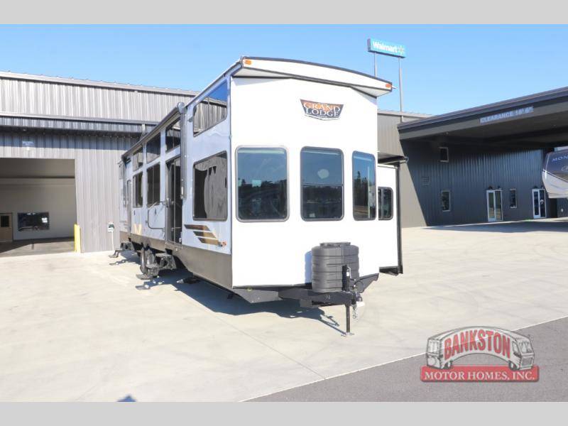 2024 Forest River Wildwood Grand Lodge 42VIEW Park Model RV For Sale In