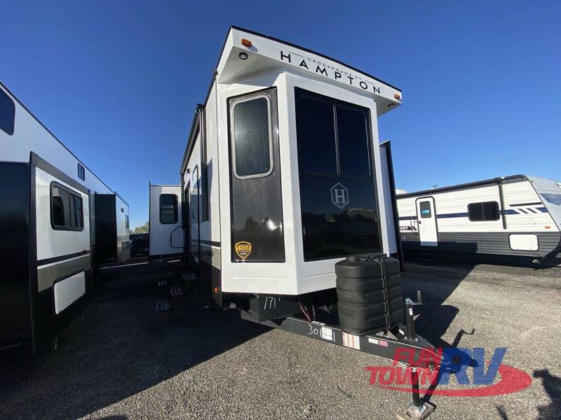 2024 CrossRoads Hampton HP380RKS Park Model RV For Sale In Giddings, TX